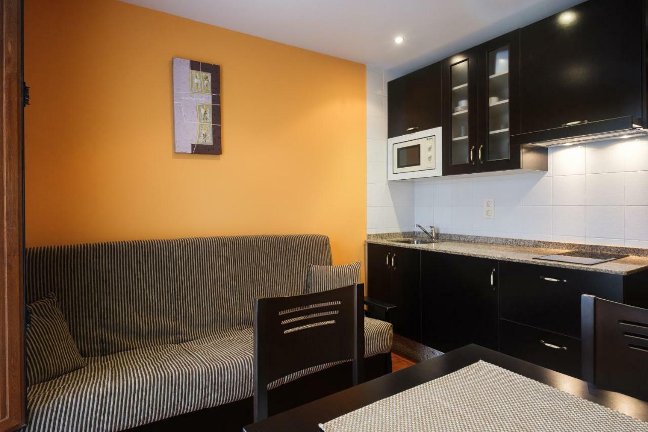 Apartamentos De Herminia Manzaneda  Екстер'єр фото