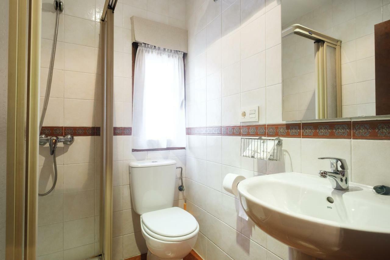 Apartamentos De Herminia Manzaneda  Екстер'єр фото