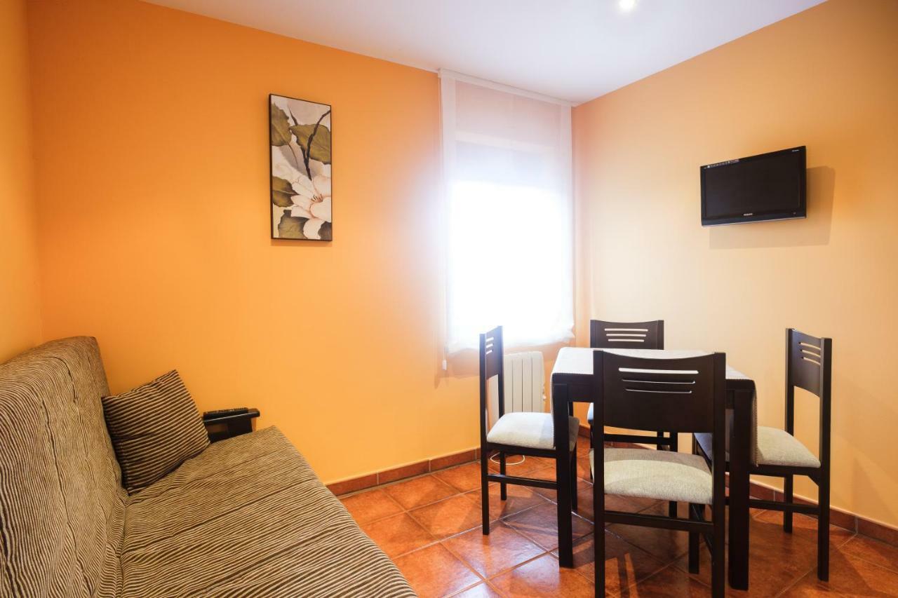 Apartamentos De Herminia Manzaneda  Екстер'єр фото