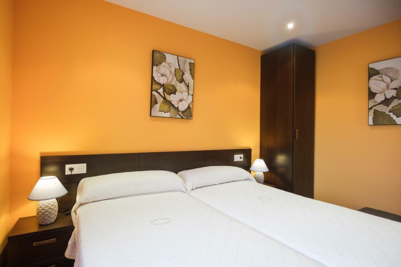 Apartamentos De Herminia Manzaneda  Екстер'єр фото