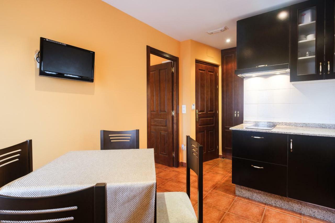 Apartamentos De Herminia Manzaneda  Екстер'єр фото