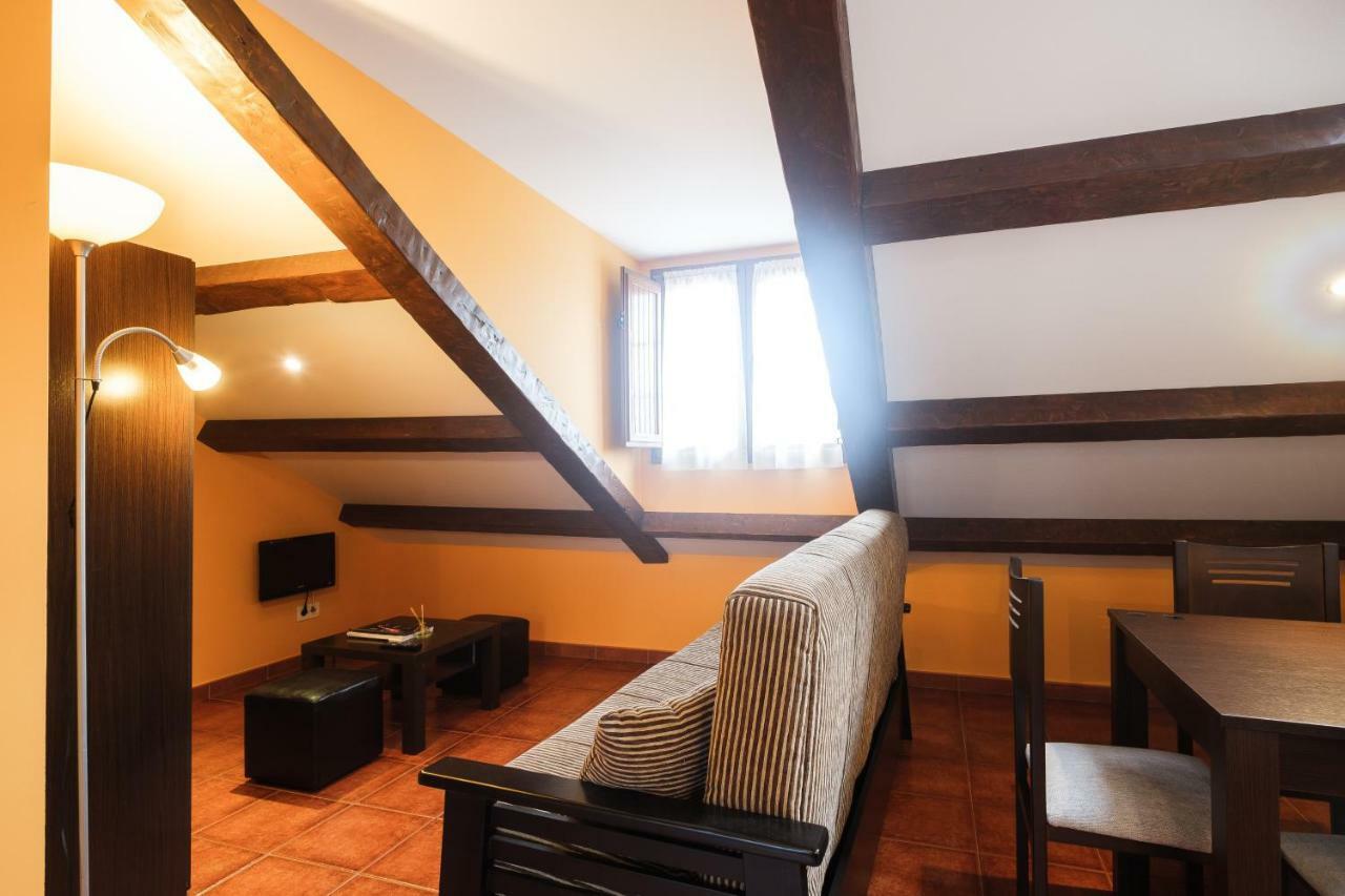 Apartamentos De Herminia Manzaneda  Екстер'єр фото
