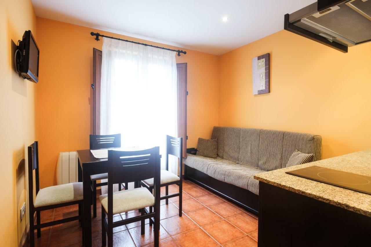 Apartamentos De Herminia Manzaneda  Екстер'єр фото