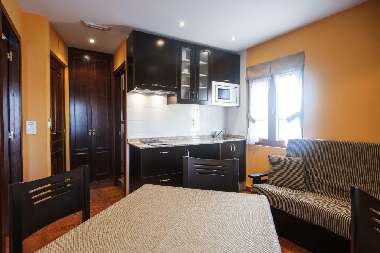 Apartamentos De Herminia Manzaneda  Екстер'єр фото