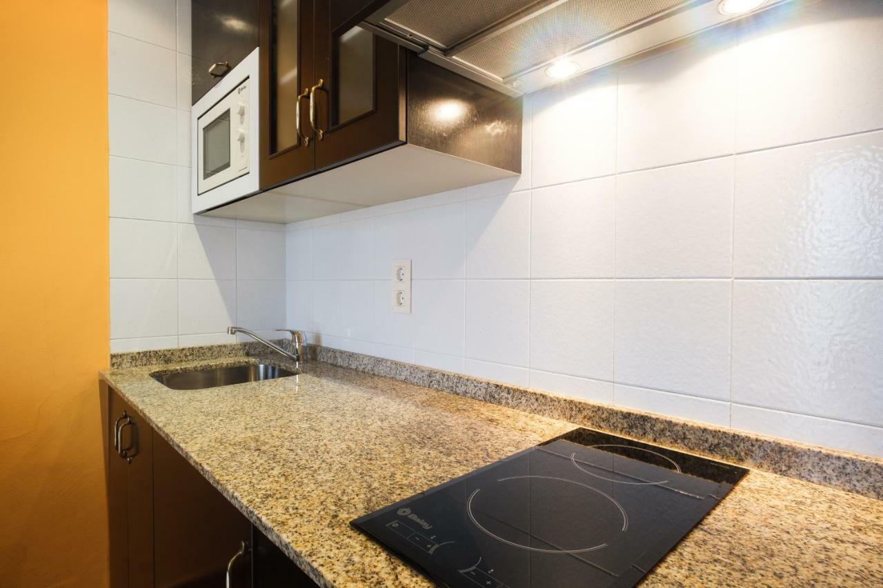 Apartamentos De Herminia Manzaneda  Екстер'єр фото
