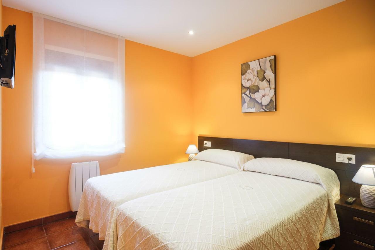 Apartamentos De Herminia Manzaneda  Екстер'єр фото