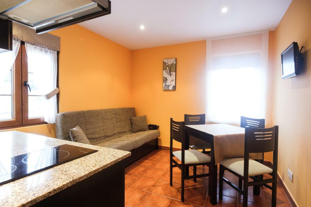 Apartamentos De Herminia Manzaneda  Екстер'єр фото