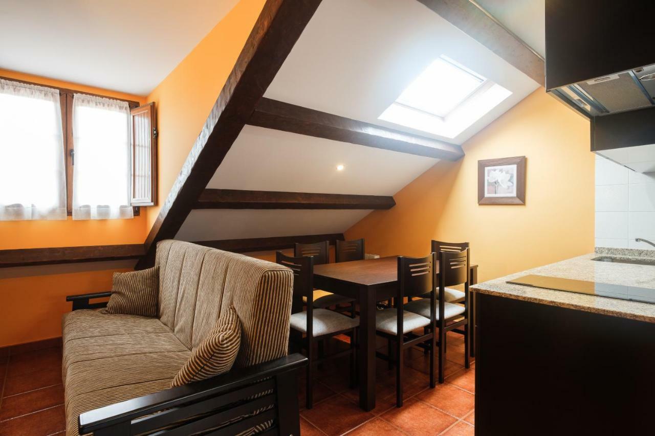 Apartamentos De Herminia Manzaneda  Екстер'єр фото