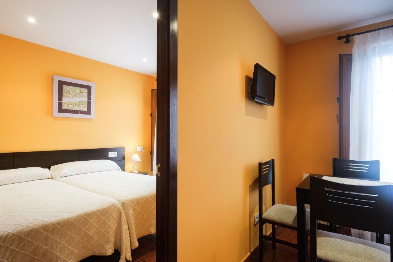 Apartamentos De Herminia Manzaneda  Екстер'єр фото