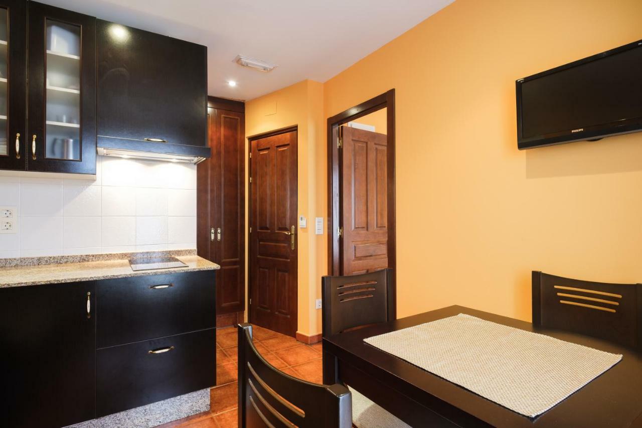 Apartamentos De Herminia Manzaneda  Екстер'єр фото