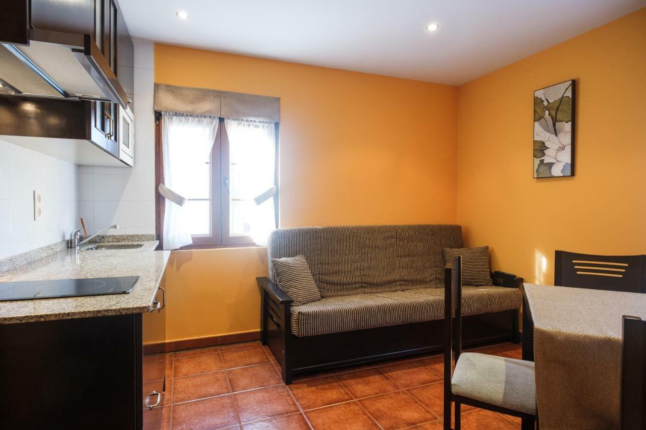 Apartamentos De Herminia Manzaneda  Екстер'єр фото