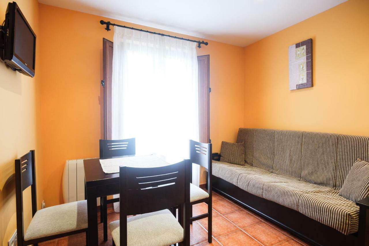 Apartamentos De Herminia Manzaneda  Екстер'єр фото
