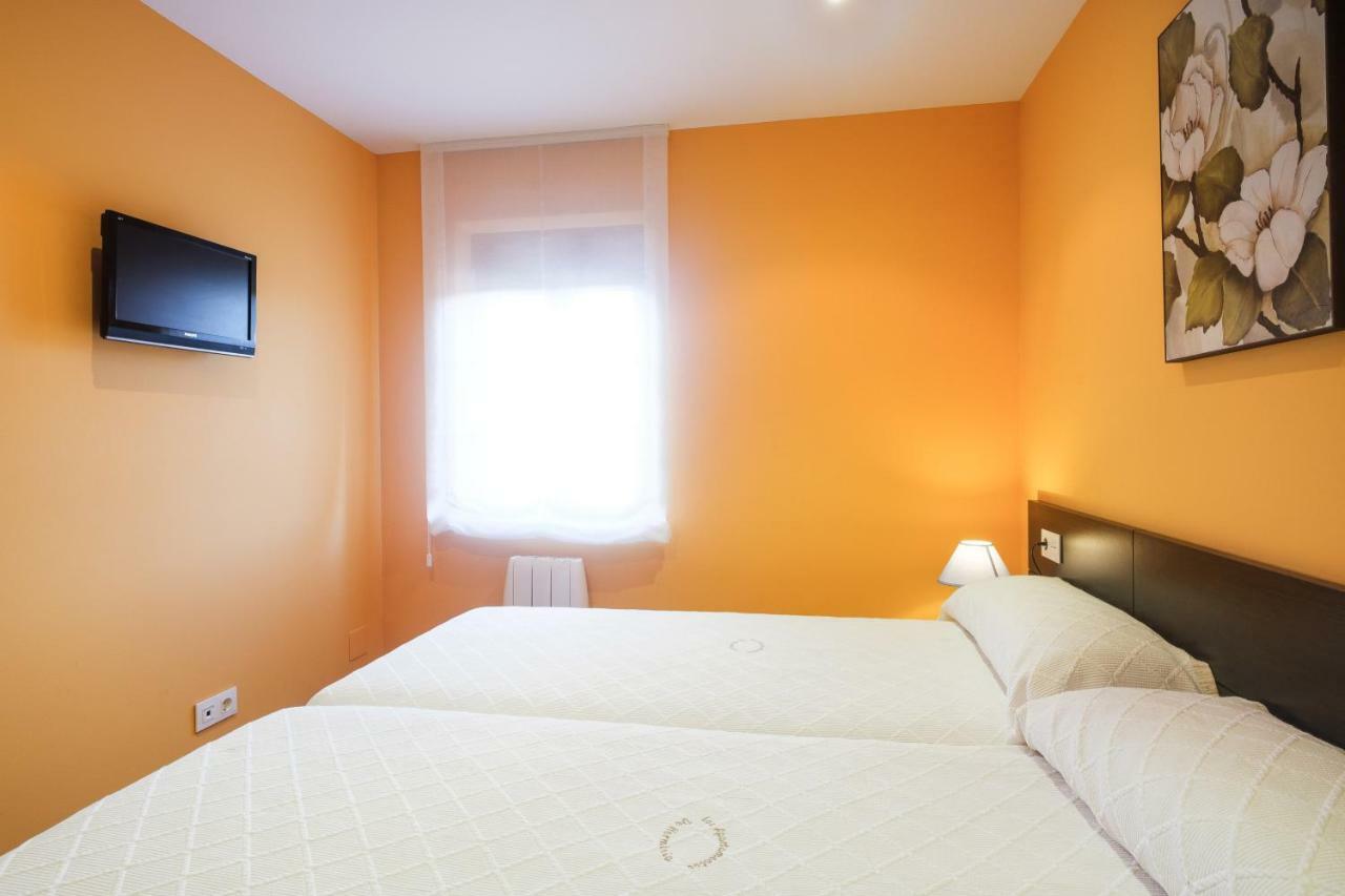 Apartamentos De Herminia Manzaneda  Екстер'єр фото