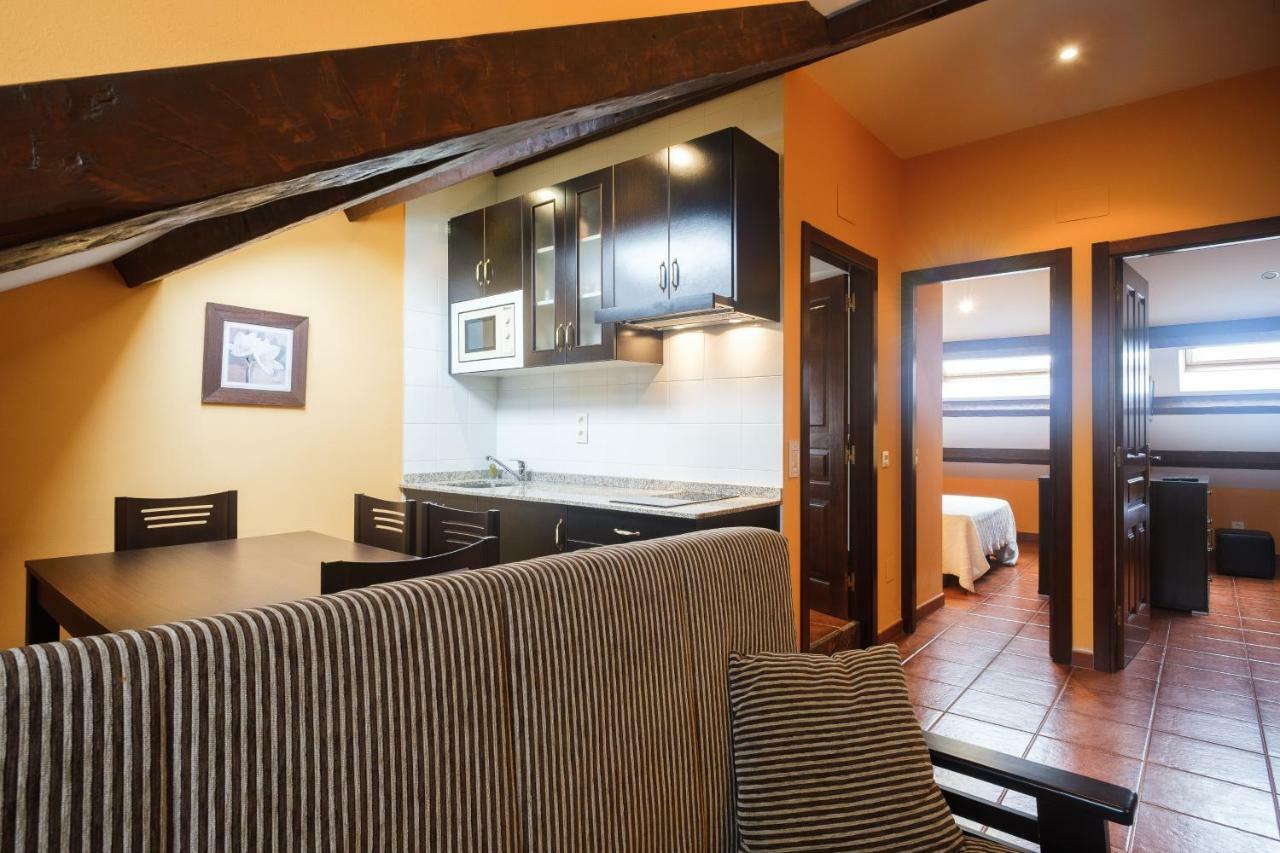 Apartamentos De Herminia Manzaneda  Екстер'єр фото